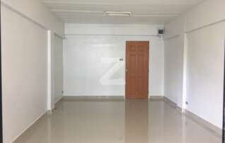 ห้องชั้น 1 ไม่ต้องเดินขึ้นบันได Renovate เสร็จใหม่ๆ สวยมาก พื้นแกรนิตโต้ สีกำแพงทำความสะอาดได้