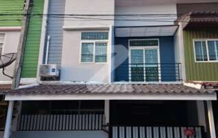 ขายบ้านพร้อมอทาวน์เฮ้าส์ 2ชั้น หมู่บ้านไทยสมบูรณ์3 ซอย.บี5 ต้นโครงการ (เจ้าของขายเอง)  พื้นที่ 22 ตร.ว. 3ห้องนอน2ห้องน้ำ (เจ้าของขายเอง) 1,999,0000 : เจ้าของขายเอง 